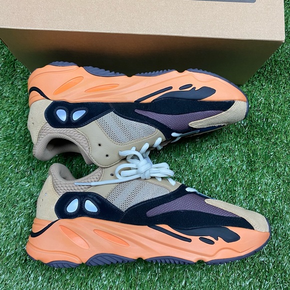 New in box Adidas Yeezy Boost 700 enflame men’s size 8 US - Picture 7 of 9